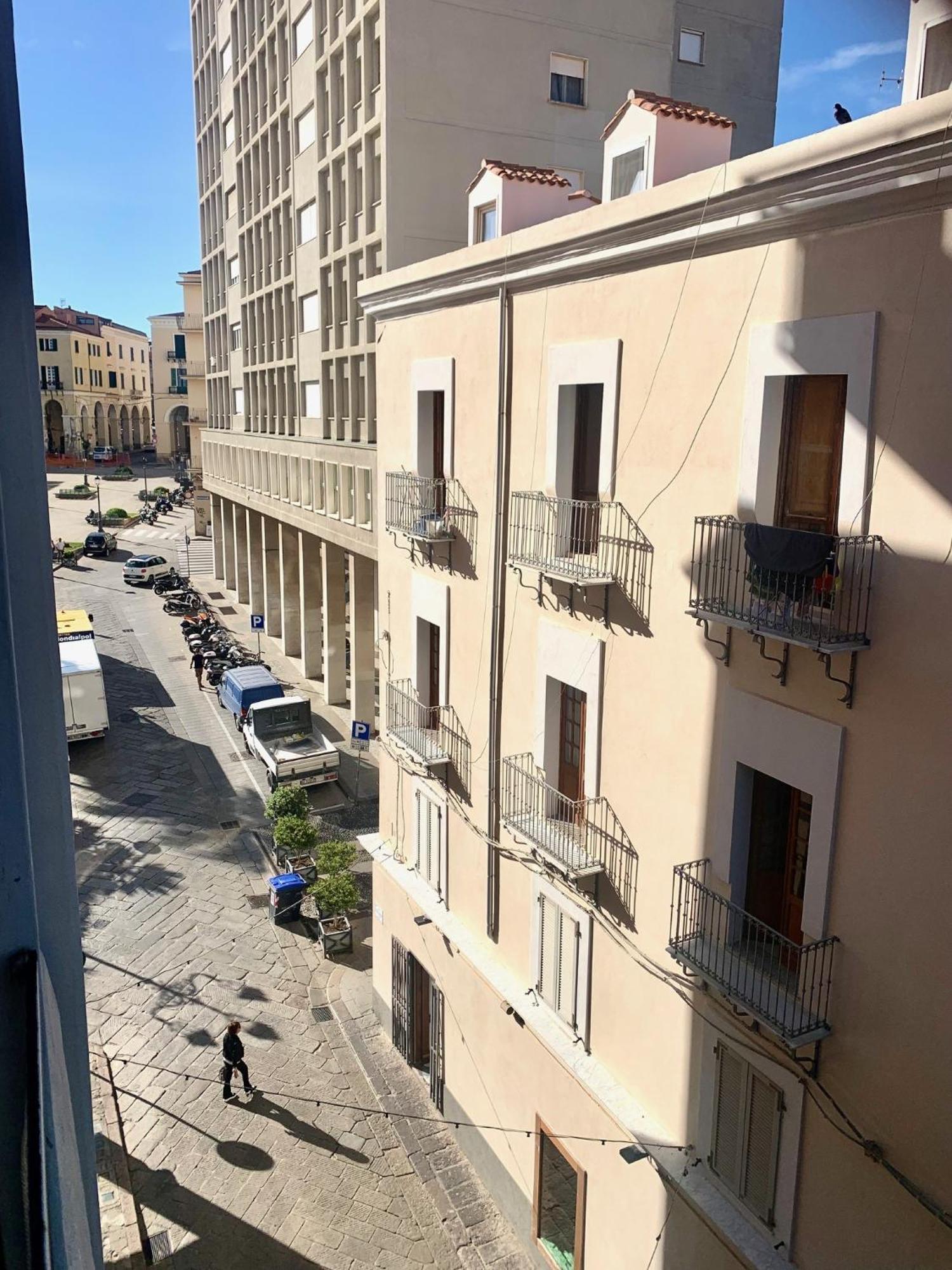 The Tower Centro - Piazza Castello Apartment Сасари Екстериор снимка